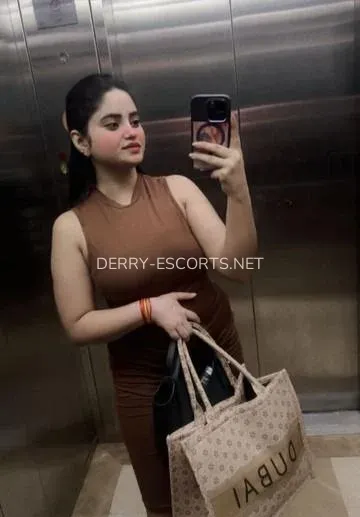 Derry escorts Katarina — 5
