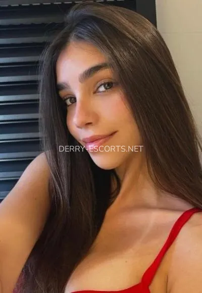 Escort djevojka Valerie - Derry