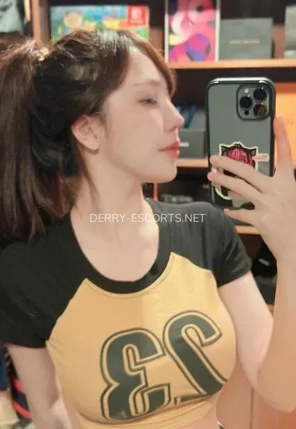 Derry escorts Elise — 1