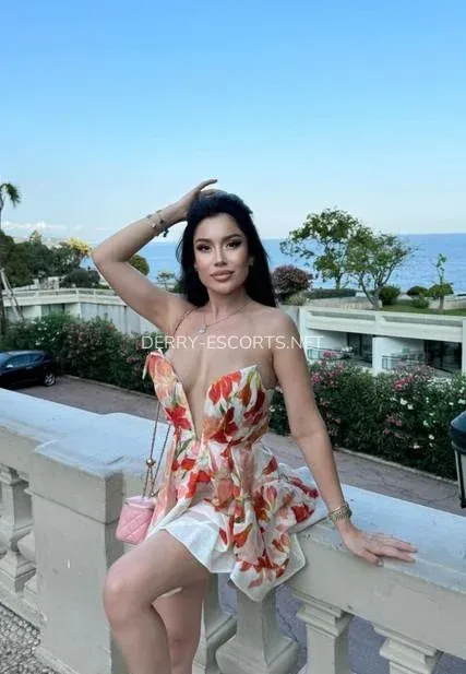 Derry escorts Gianna — 3