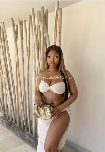 Derry escorts Annabelle — 4