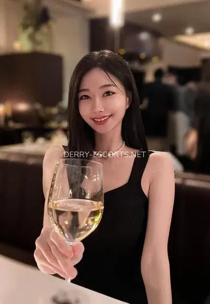 Derry escorts Rebecca — 1