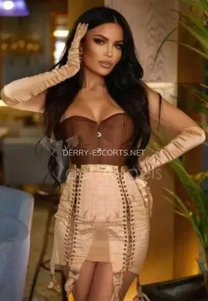 Derry escorts Rachel — 3