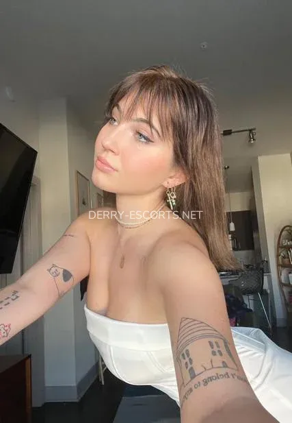 Derry escorts Siv — 1