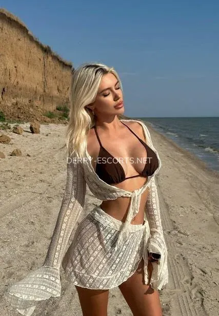 Derry escorts Amanda — 10