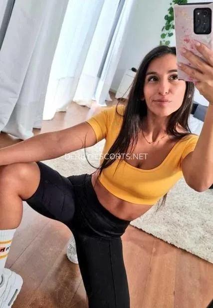 Derry escorts Erika — 4