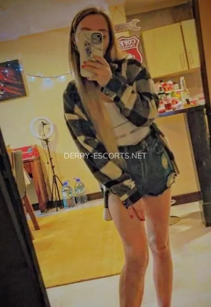 Escort djevojka Destiny - Derry