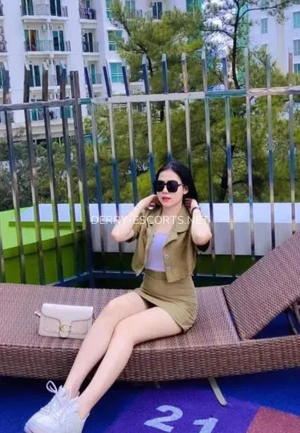 Derry escorts Alondra — 7