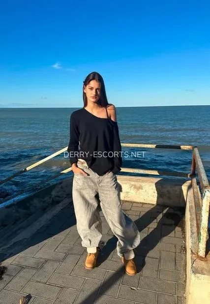 Derry escorts Erika — 3