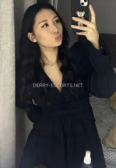 Derry escorts Frida — 6