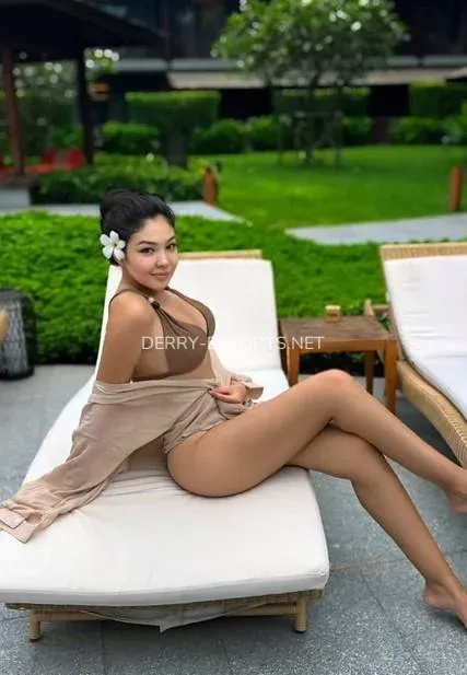 Derry escorts Erica — 8