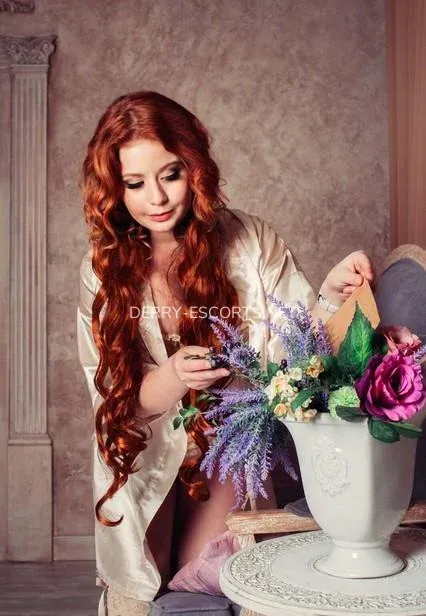 Derry escorts Lavinia — 4