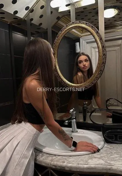 Derry escorts Johanna — 7