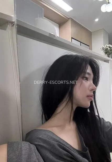 Derry escorts Chloe — 3