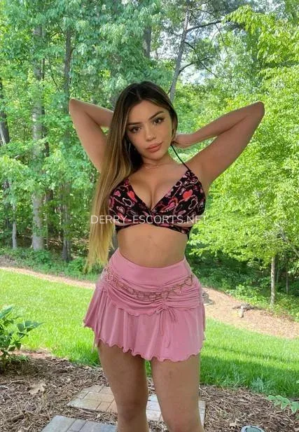 Derry escorts Diana — 8