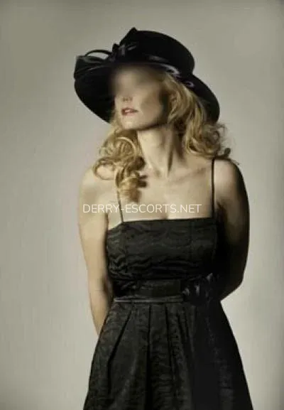 Derry escorts Louise — 3