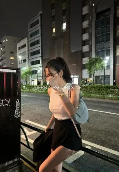 Derry escorts Ella — 4