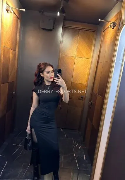 Derry escorts Diana — 1