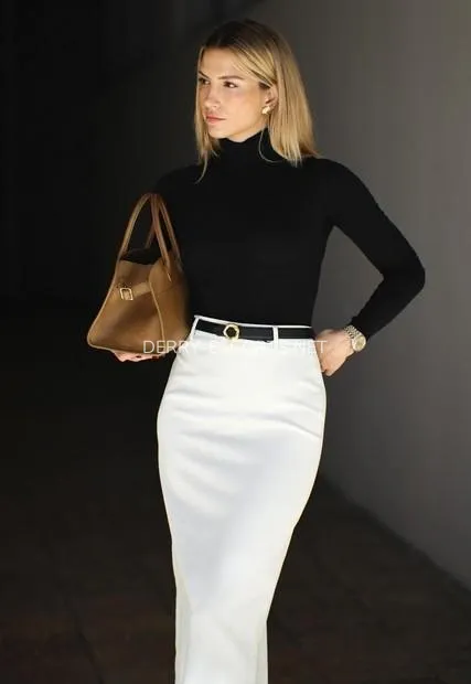 Derry escorts Isabella — 2