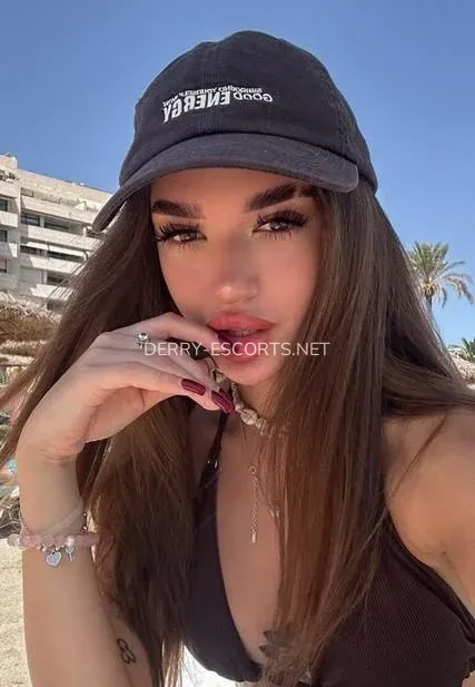 Derry escorts Johanna — 9
