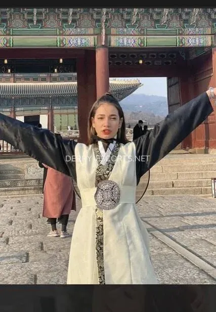 Derry escorts Bella — 1