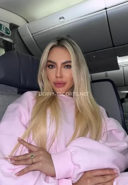 Derry escorts Pia — 6