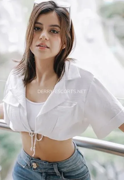 Derry escorts Alondra — 5