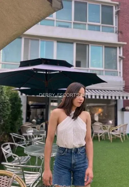 Derry escorts Brianna — 3