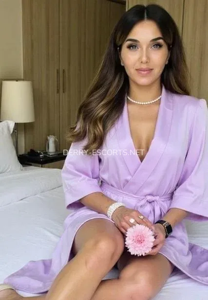 Derry escorts Chloe — 3