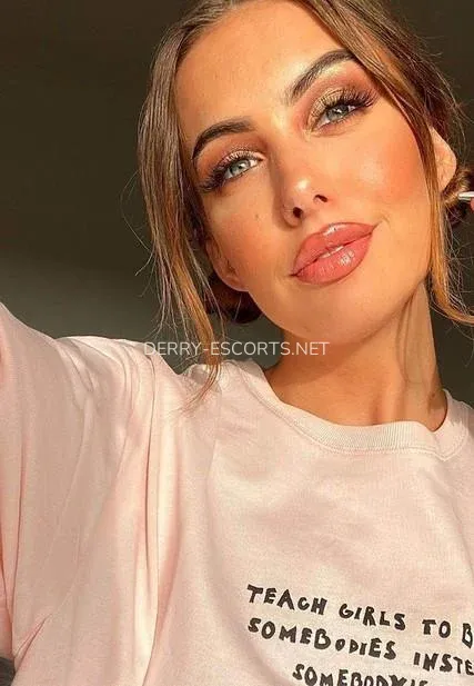 Derry escorts Ella — 4