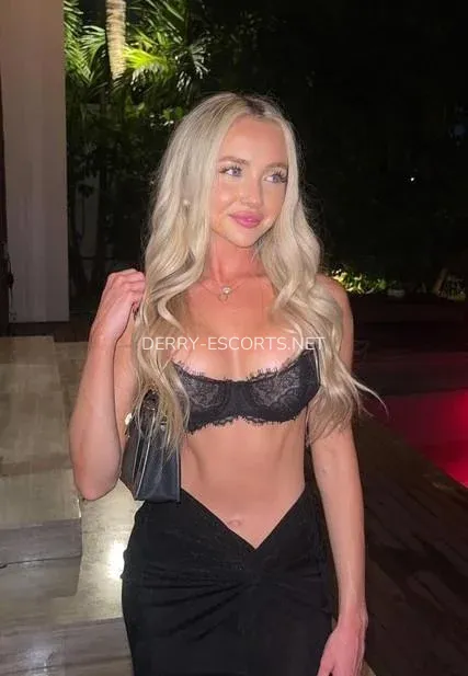 Derry escorts Amy — 4