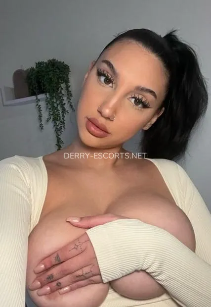 Derry escorts Elin — 2