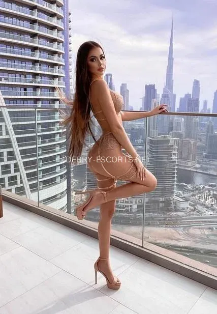 Derry escorts Kaylee — 3