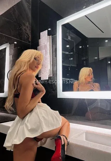 Derry escorts Julia — 6