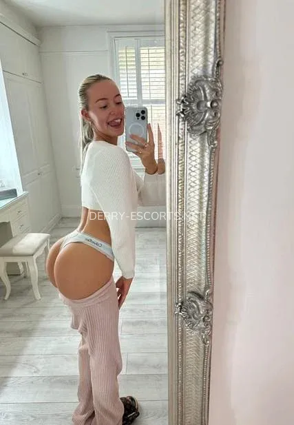 Derry escorts Marianne — 6