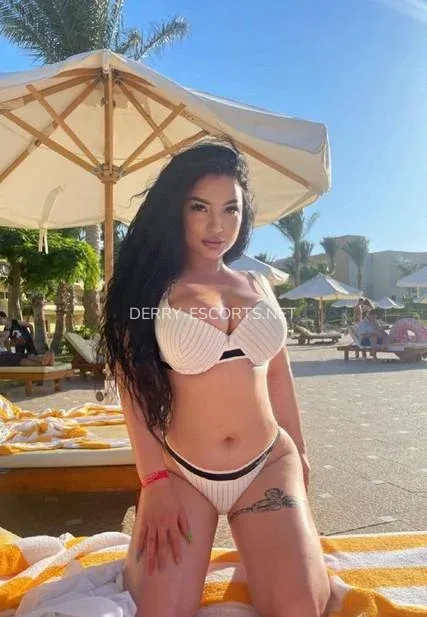 Derry escorts Emilia — 4