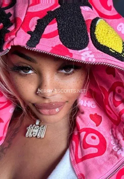 Derry escorts Caroline — 7