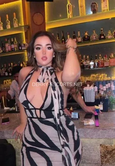 Derry escorts Lavinia — 9