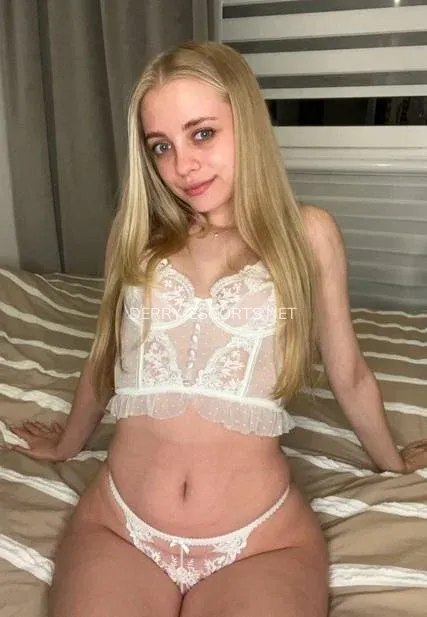 Derry escorts Eva — 4