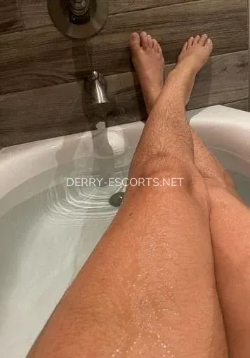 Derry escorts Isaura — 3
