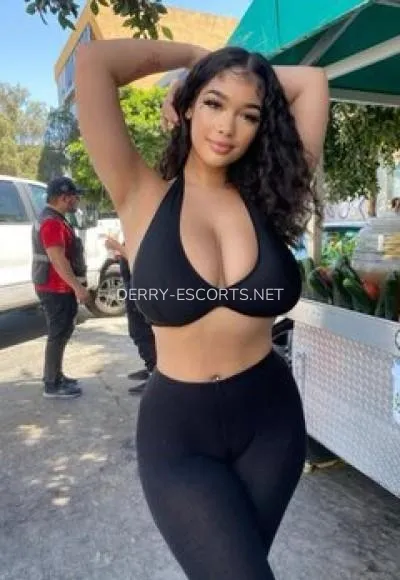 Derry escorts Lilly — 2