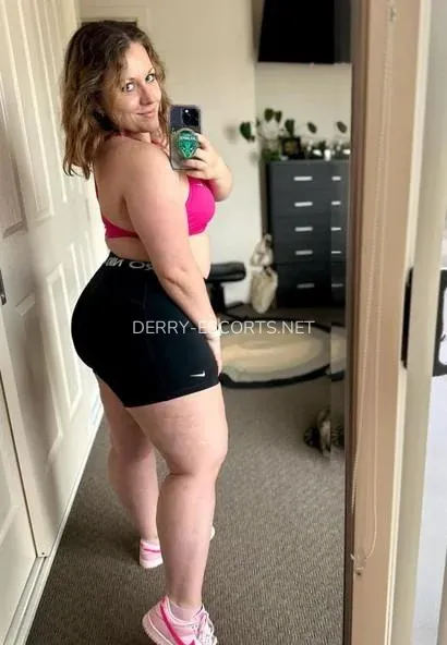 Derry escorts Sabrina — 3