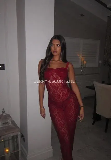 Derry escorts Katarina — 7