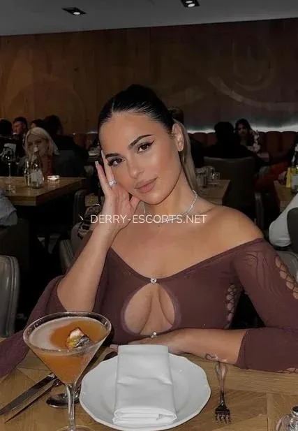 Derry escorts Amalia — 1