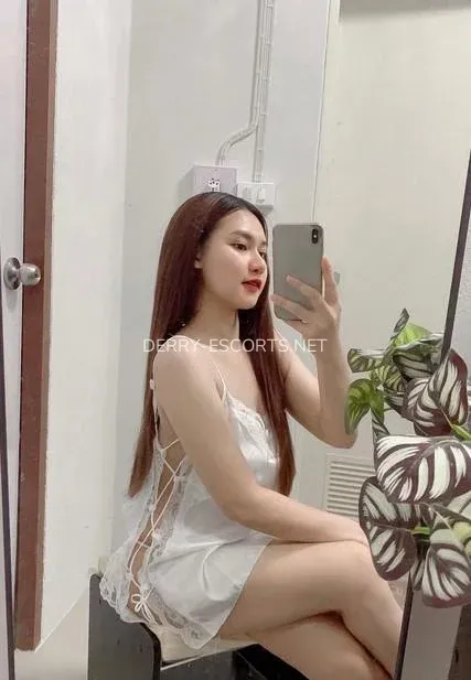 Derry escorts Sonja — 4