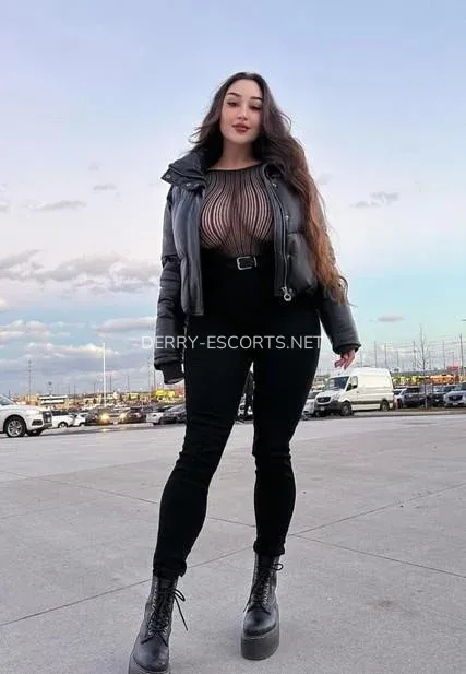 Derry escorts Vanesa — 4