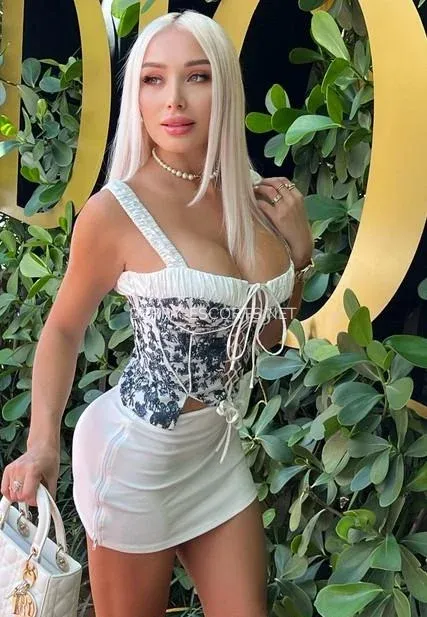 Derry escorts Erika — 3