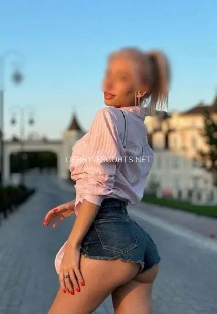 Derry escorts Isabel — 4
