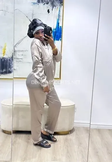 Derry escorts Madeleine — 5