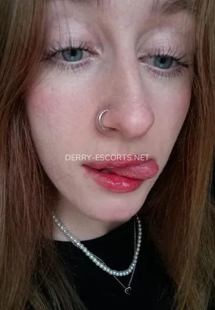Derry escorts Fabricia — 4